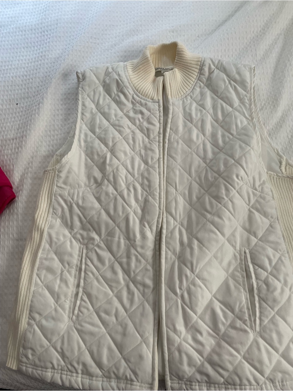 Carolyn Taylor Cream Quilted Sleeveless Vest